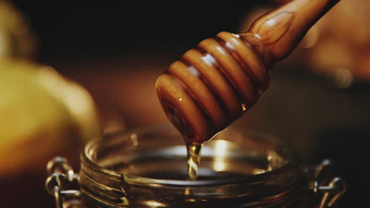 honey with dripper